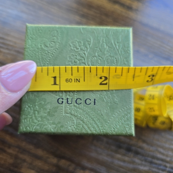 Gucci Green Embossed Box with Ribbon and Book - Picture 3 of 5